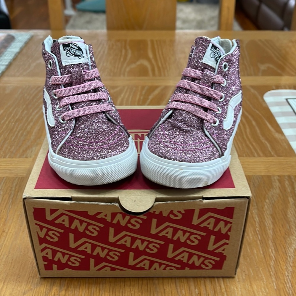 Size 5 toddle pink glitter sneaker